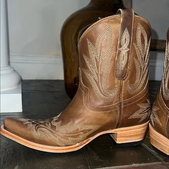 Brown Western Cowboy Boots - Picture 3 of 7